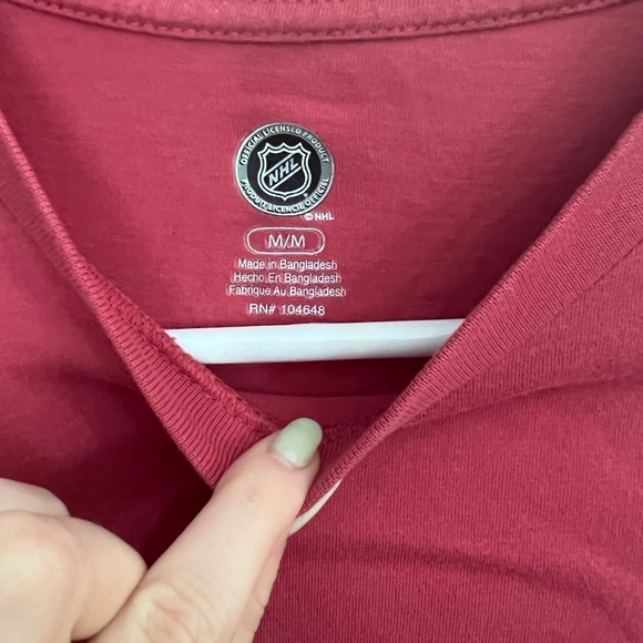 Chicago Blackhawks Graphic Tee Logo NHL - Picture 3 of 3